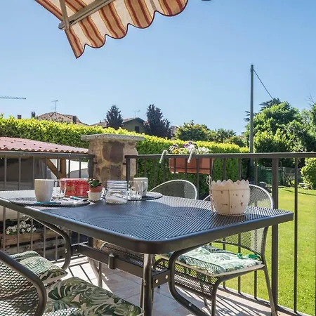 Apartment Tinas Yellow Leggiuno