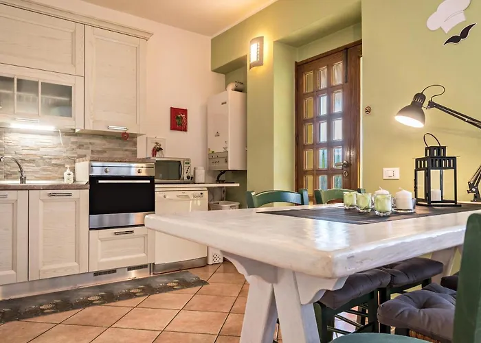 Tinas Yellow 아파트