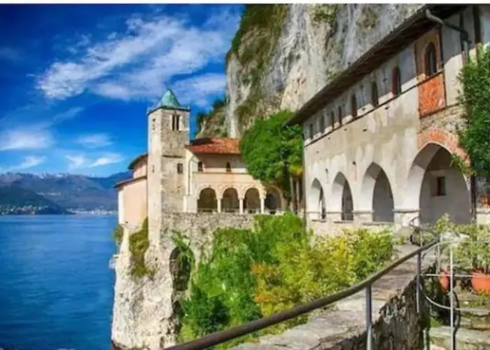 Tinas Yellow 아파트