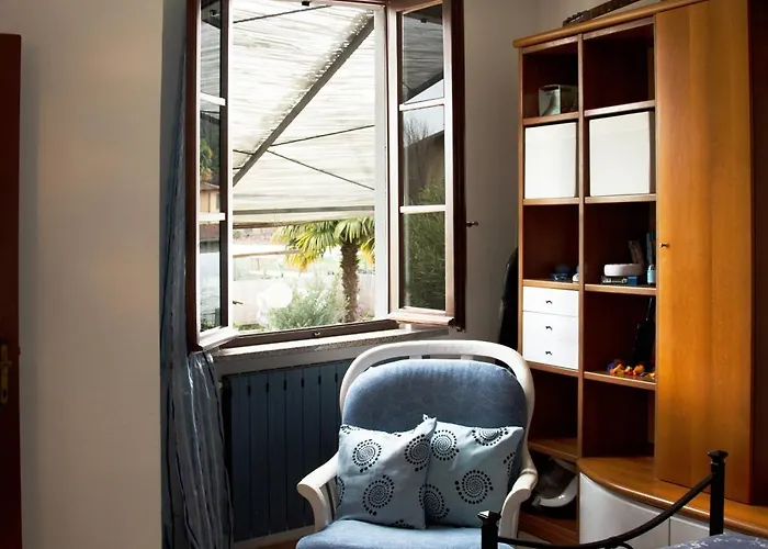 Tinas Yellow Leggiuno