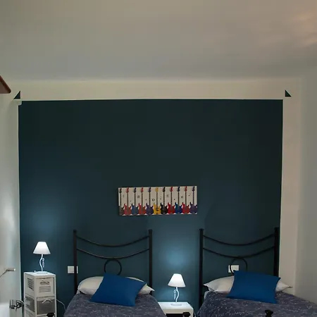 Tinas Yellow Leggiuno